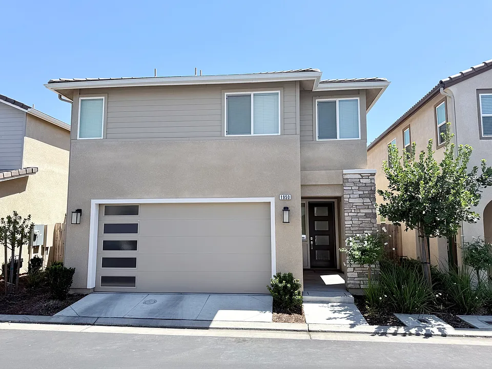 1950 Kelly Ln