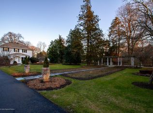 11 Conover Ln, Rumson, NJ 07760