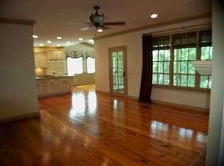 5580 Point West Dr, Oakwood, GA 30566