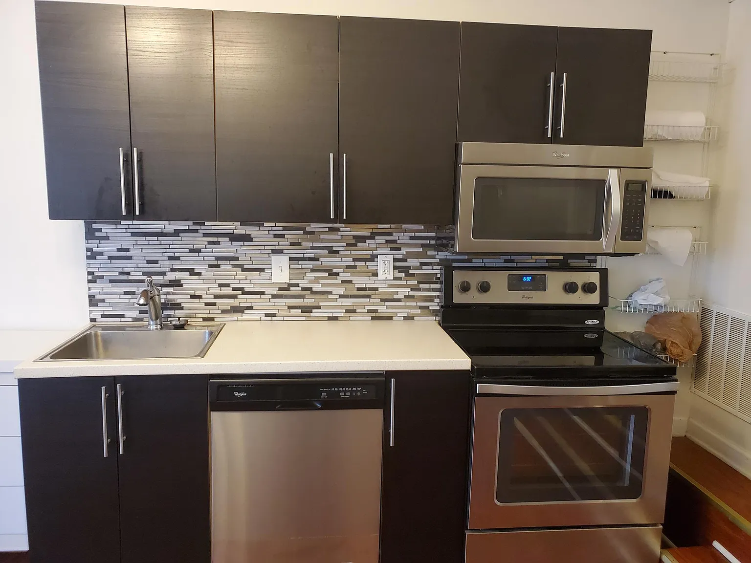 210 S 3rd St — Photo 3