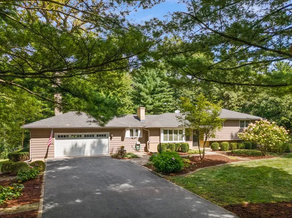 30W520 Arbor Ln, West Chicago, IL 60185