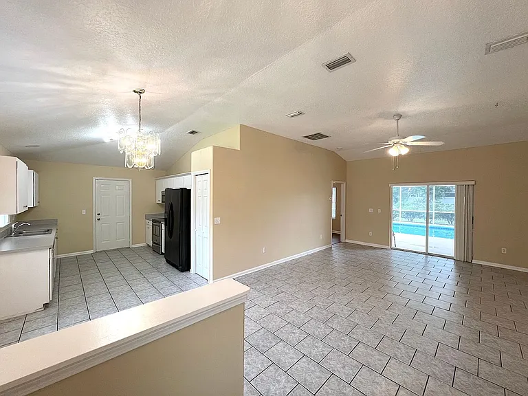 122 Parkview Dr — Photo 6