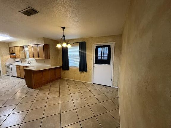 3rd image of 1607 S Ike Ave