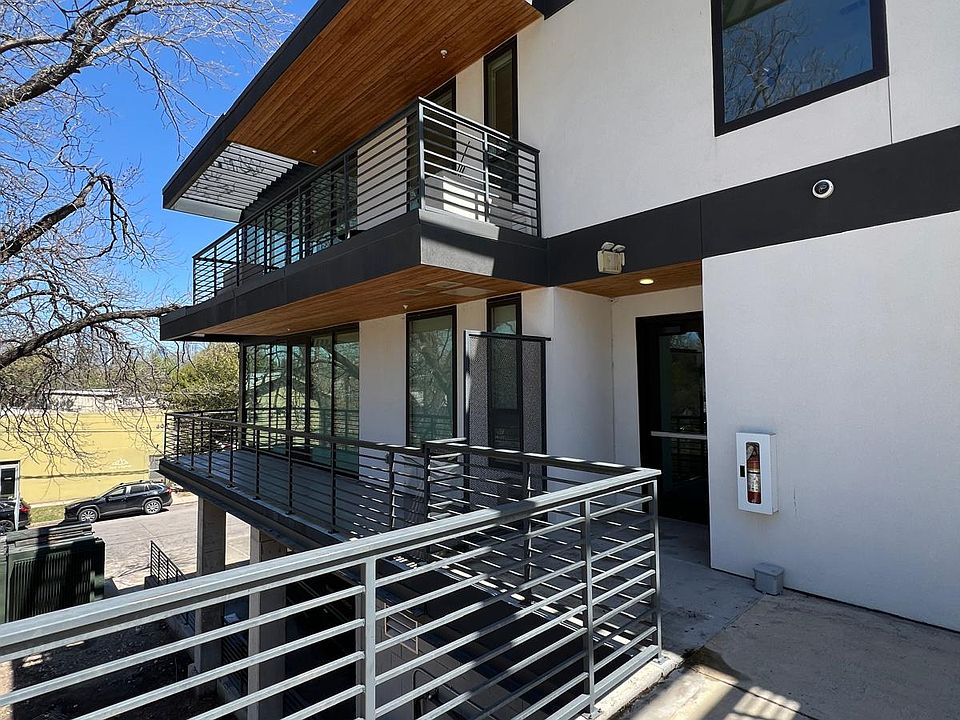 Enjoy scenic views from the community BBQ patio area_perfect for outdoor dining and entertaining.

_