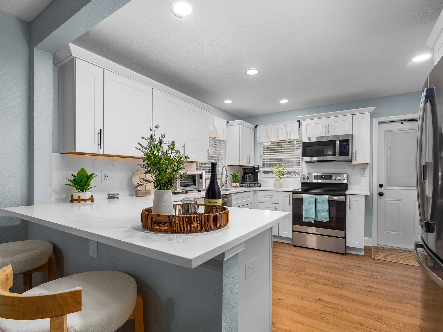 3 bed, 1424 sqft, $3,300 — Photo 4