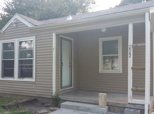 827 S Crestway Ave, Wichita, KS 67218