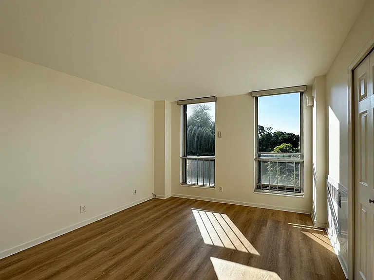 99 Pond Ave #806 — Photo 4