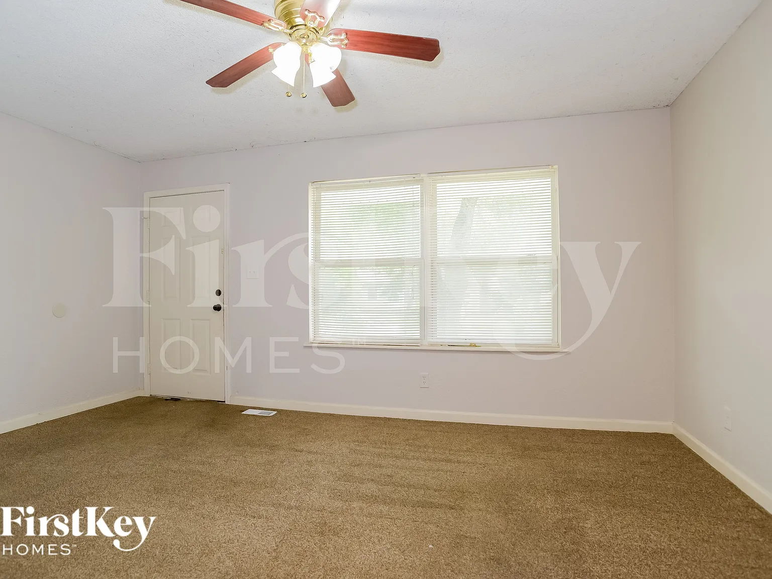 3 bed, 1.0 bath, 1008 sqft, $1,125 — Photo 3