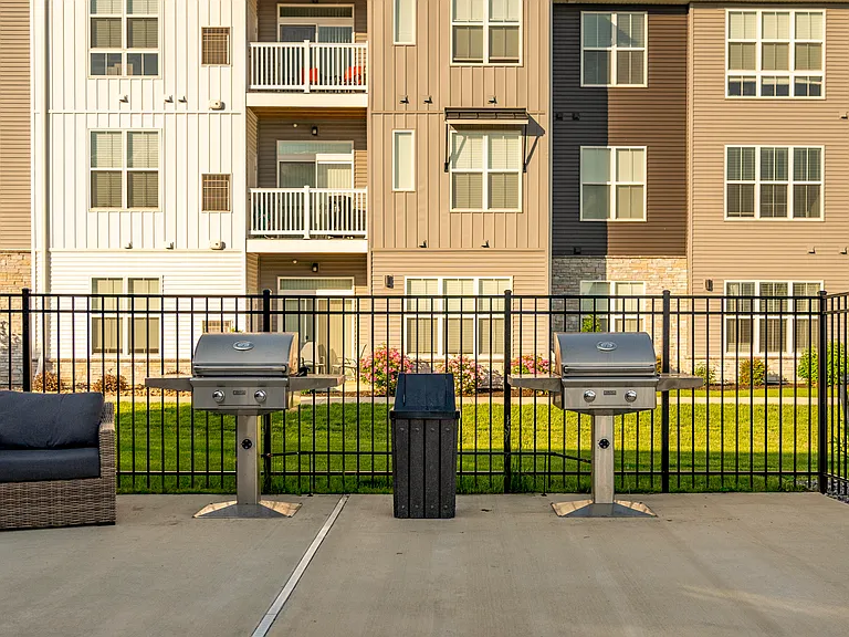 Park West Apartments — Photo 13