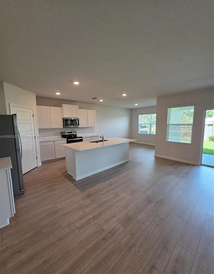 Sebastian Highlands Unit — Photo 2