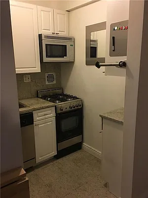 Rented by Century 21 Metropolitan | media 16