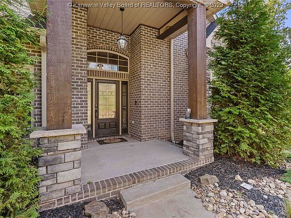 3rd image of 162 Palisades Dr