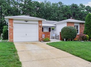 58 Courtshire Dr, Brick, NJ 08723