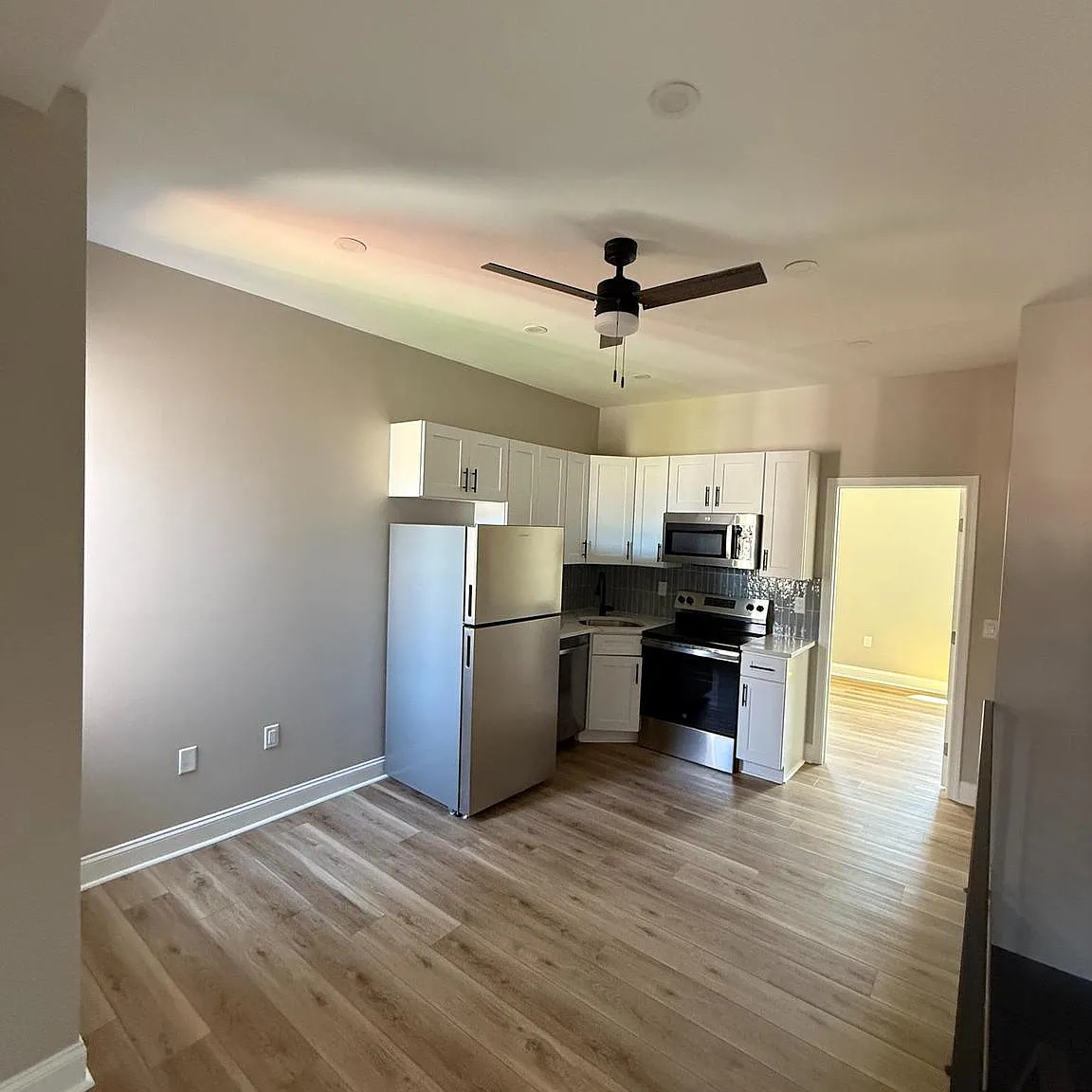 2 bed, 1.0 bath, 1190 sqft, $1,150 — Photo 1
