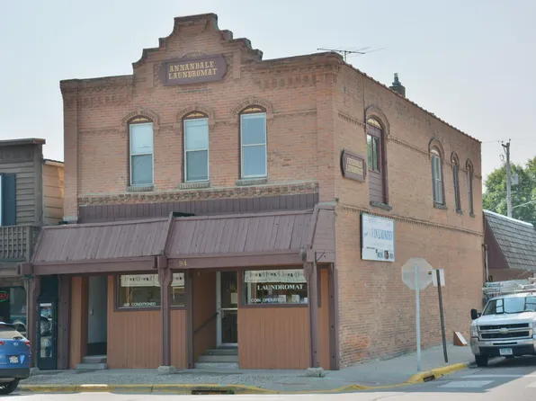 94 Oak Ave N, Annandale, MN 55302