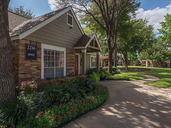 3rd image of 2216 Plum Ln #10112