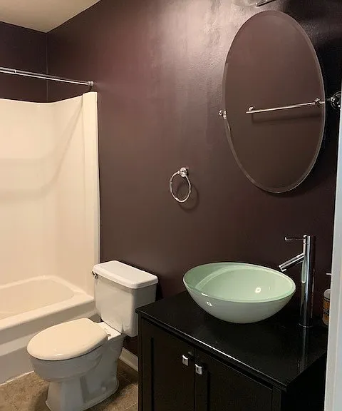 103 E 8th St #103E — Photo 11