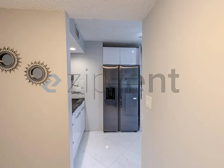 Foyer/Kitchen