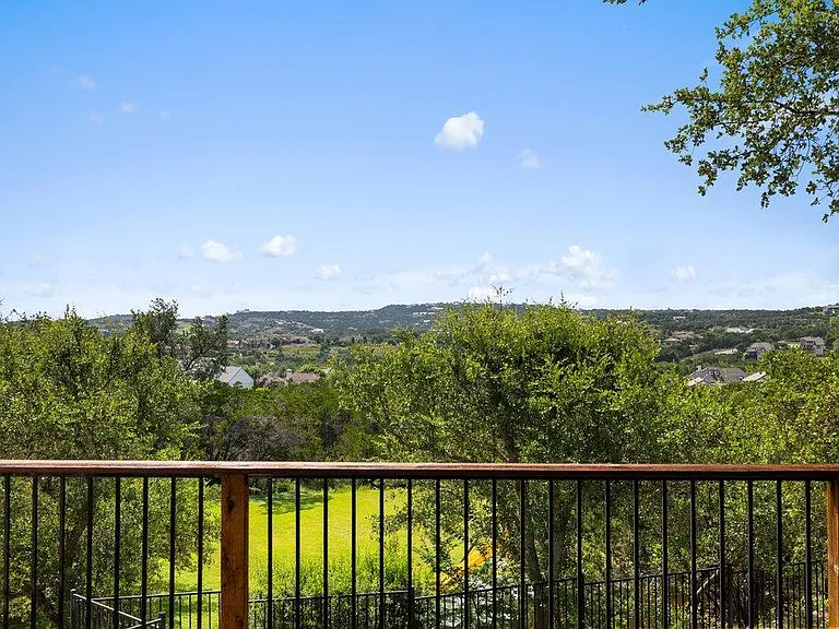 17133 Majestic Ridge Rd — Photo 29
