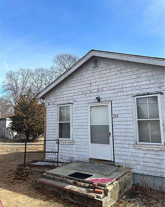 224 Brayton Rd, Tiverton, RI 02878 Zillow