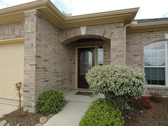 3rd image of 523 Burham Ln