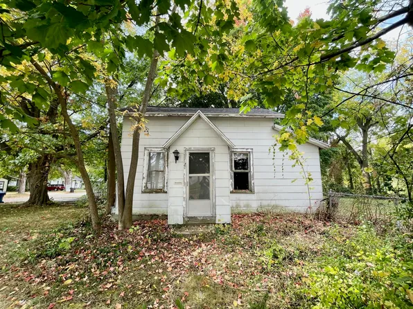 121 Gerber Ave, Fremont, MI 49412