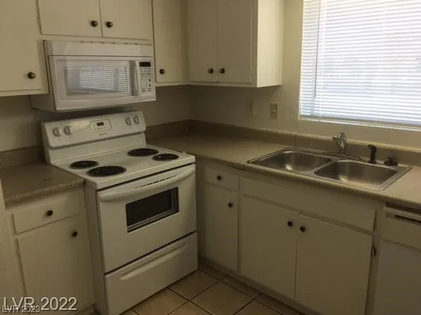 356 E Desert Inn Rd APT 221, Winchester, NV 89109