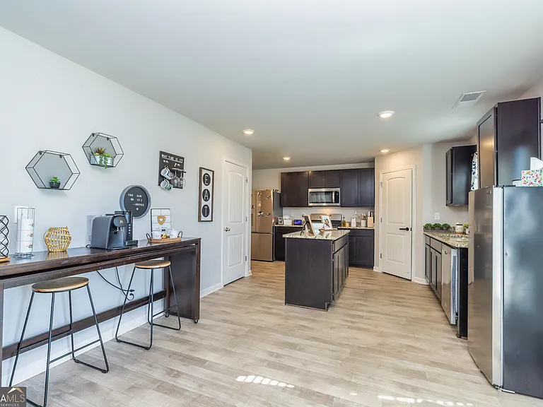 111 Tudor Way — Photo 12