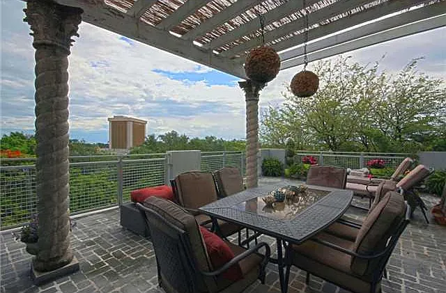 1 bed, 860 sqft, $3,000 — Photo 2