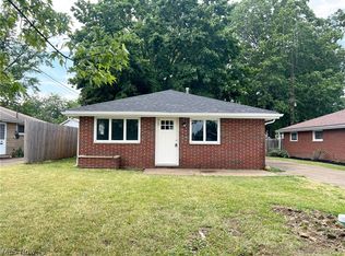 328 Woodland Ave, Elyria, OH 44035