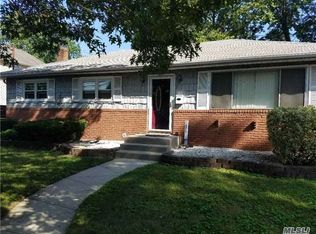 572 Chautauqua Ave, West Hempstead, NY 11552