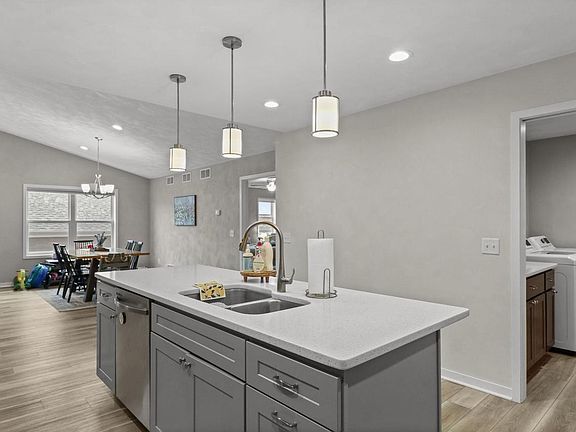 4th image of 6282 Stone Gate Drive