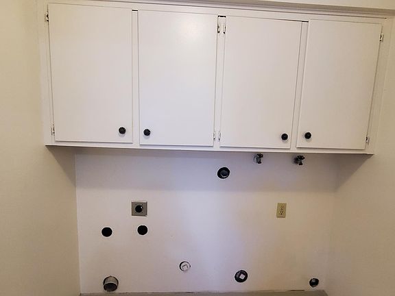4th image of 1388 Ashment Ave APT 4