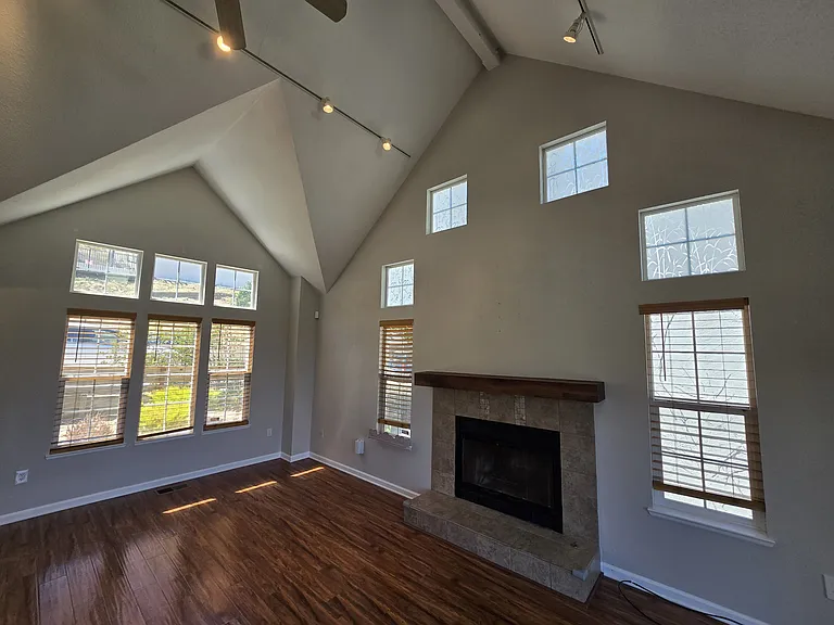 1160 Arlington Way — Photo 5