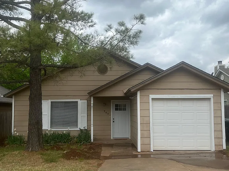305 Belmont Dr — Photo 1