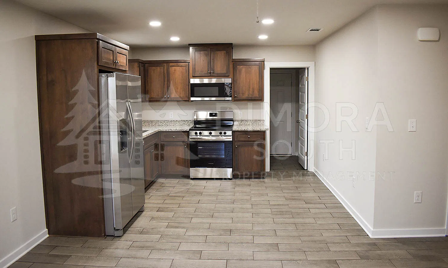 130 East Ave — Photo 4