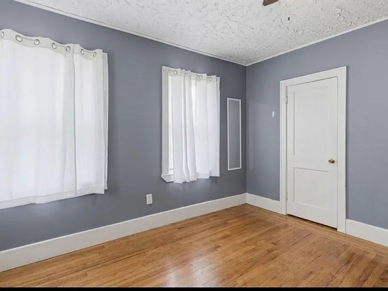 28 Borden St #1 — Photo 4