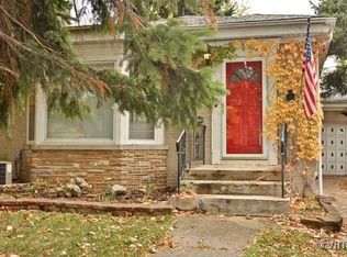 7041 N Caldwell Ave, Chicago, IL 60646