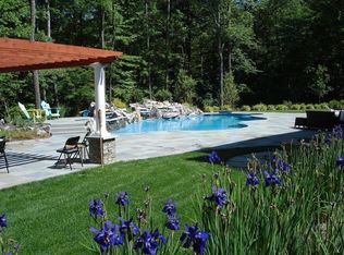 12 Summerhill Dr, Warren, NJ 07059