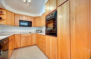 3rd image of 9038 Watsonia Ct