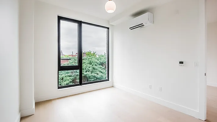 Bedroom, photo 5