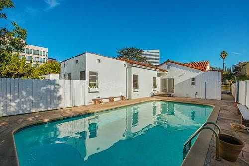 2nd image of 6228 San Vicente Blvd