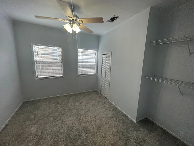 231 SW 5th St — Photo 9
