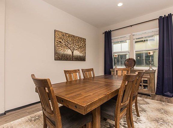 4th image of 12423 Amesbury Cir