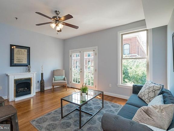 3rd image of 221-23 Race St #7