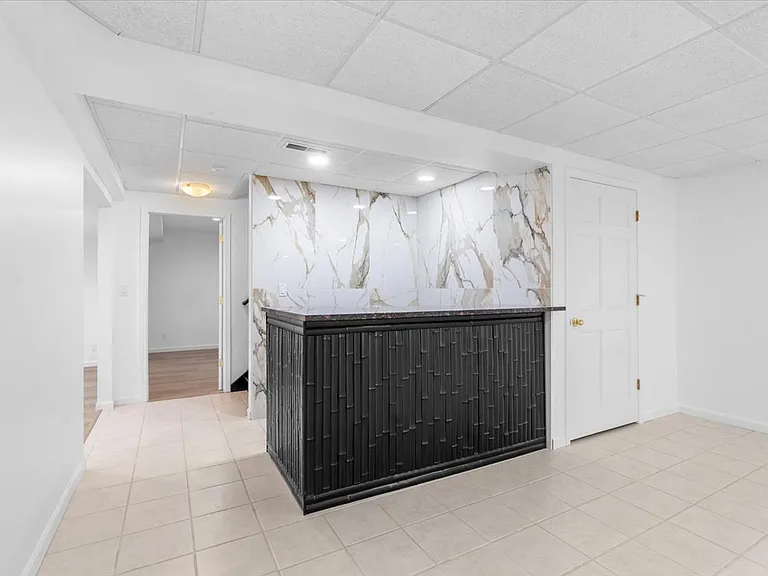 114 Heatherstone Dr #1 — Photo 37