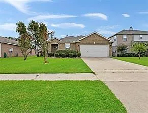 3 bed, 2.0 bath, 2205 sqft, $2,500 — Photo 1