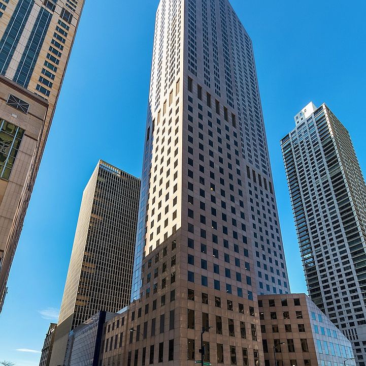 1st image of 950 N Michigan Ave APT 4205