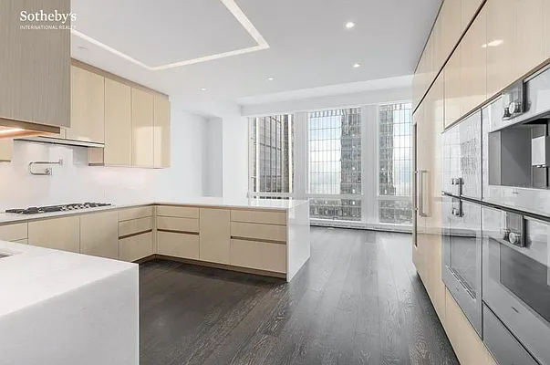 Rented by Sotheby's International Realty | media 36