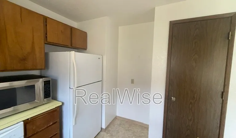 1132 NE Barager Ave — Photo 11